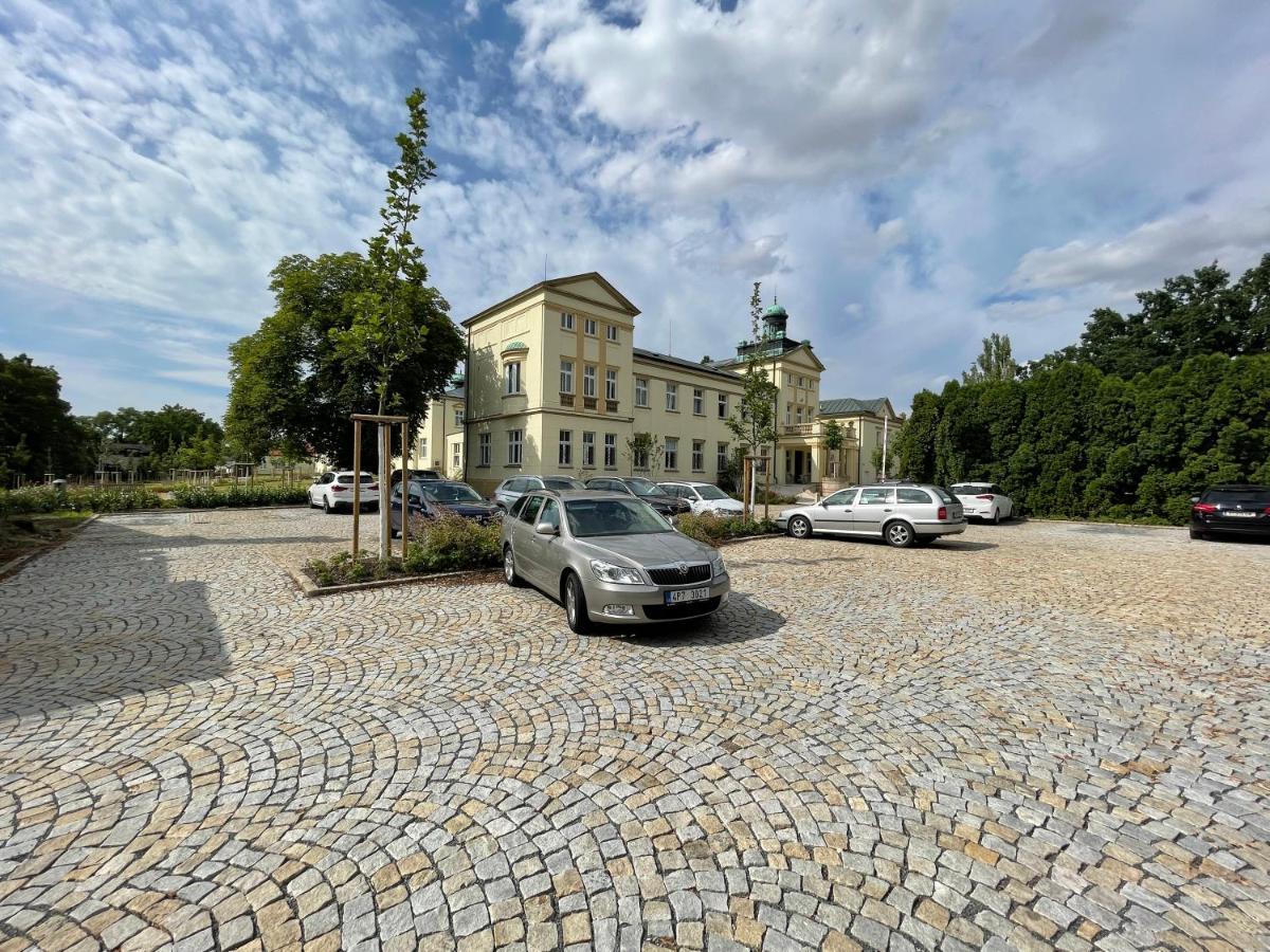 Hotel Zamecek Poděbrady Exterior foto