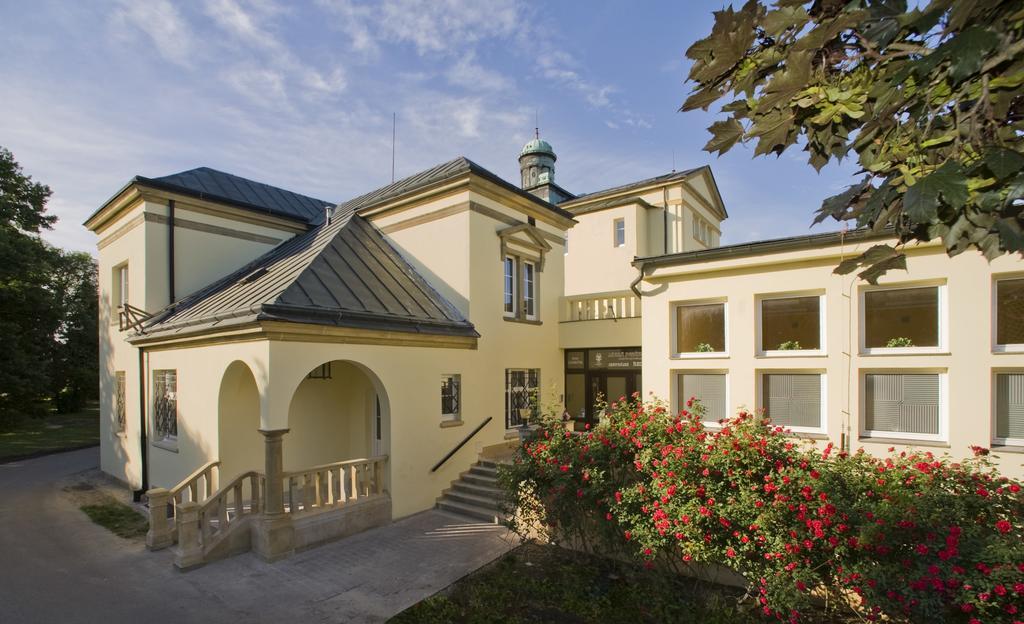 Hotel Zamecek Poděbrady Exterior foto